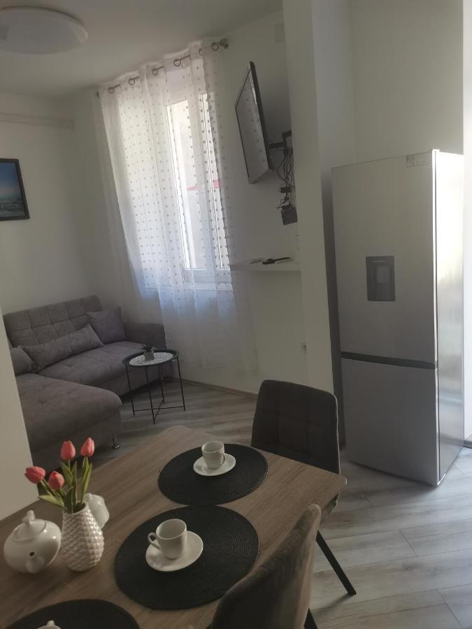 Studio Apartman Kristina Lägenhet Pula Exteriör bild