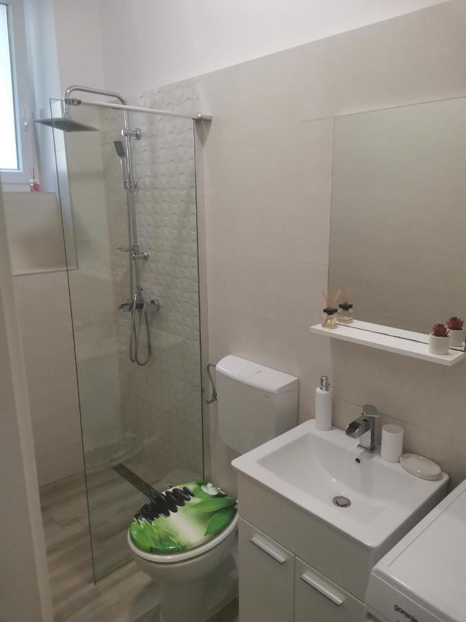 Studio Apartman Kristina Lägenhet Pula Exteriör bild